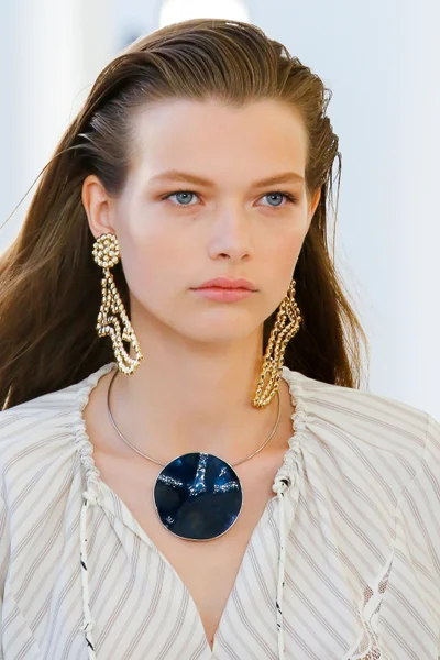 Look 94